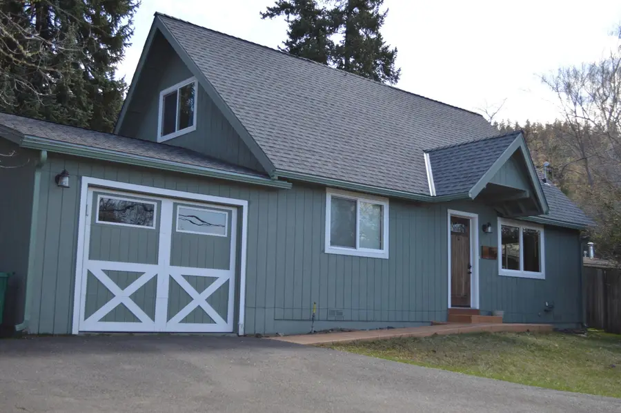 879 Lakeshore Drive, Klamath Falls, OR 97601 - #2