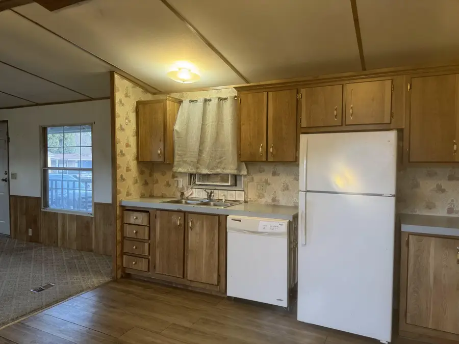 731 Hedy Jayne, Medford, OR 97501 - #2