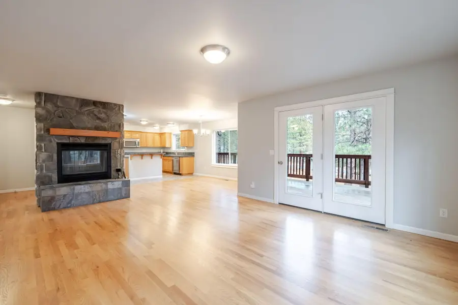 14450 Mountain View Loop, Sisters, OR 97759 - #3