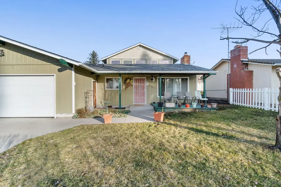 2627 Berkeley Street, Klamath Falls, OR 97601 - #2