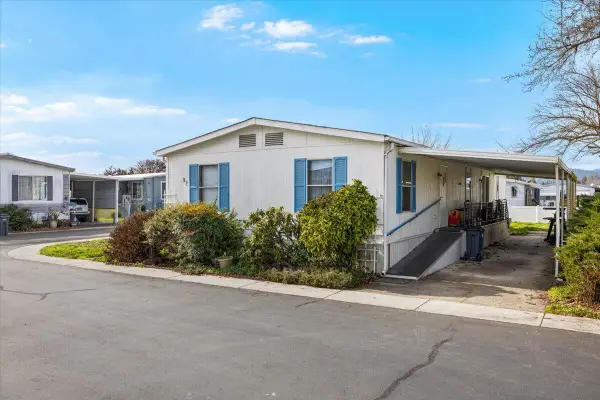 301 Freeman Road #UNIT 92, Central Point, OR 97502