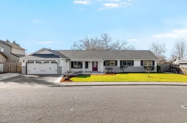 1855 Nancy Avenue, Central Point, OR 97502