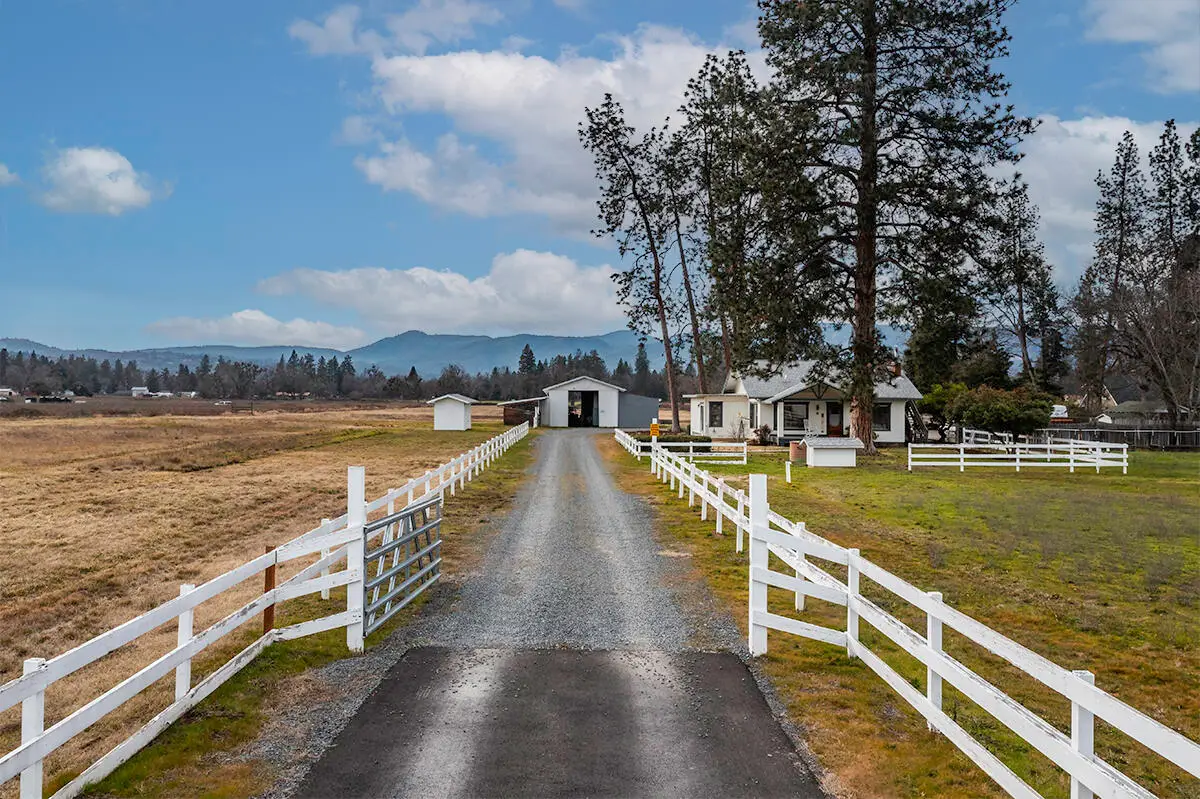 408 Oak Grove Road, Medford, OR 97501 - #1