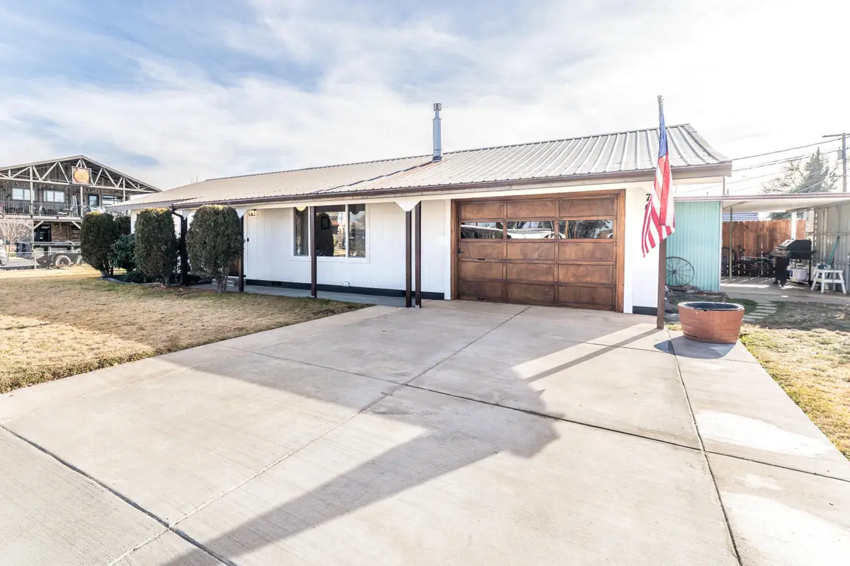 708 NW Greenwood, Redmond, OR 97756 - Image #1