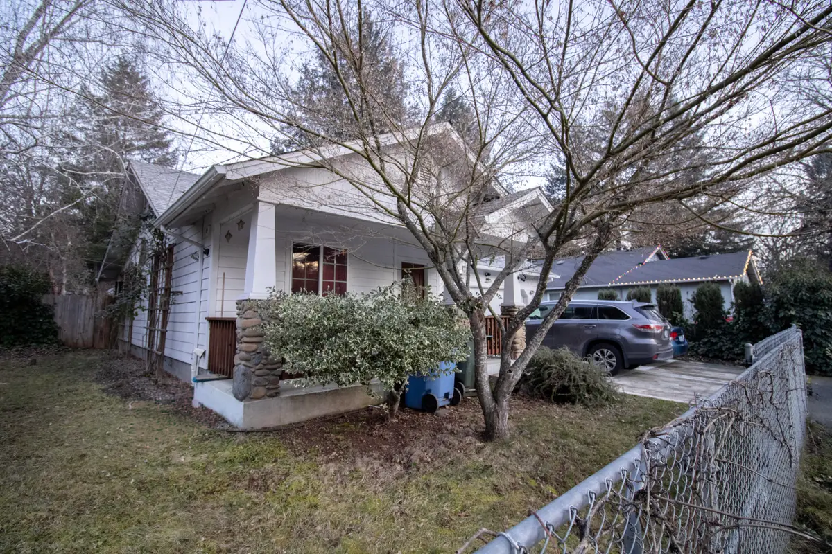 157 N Junction Avenue, Cave Junction, OR 97523 - Image #1