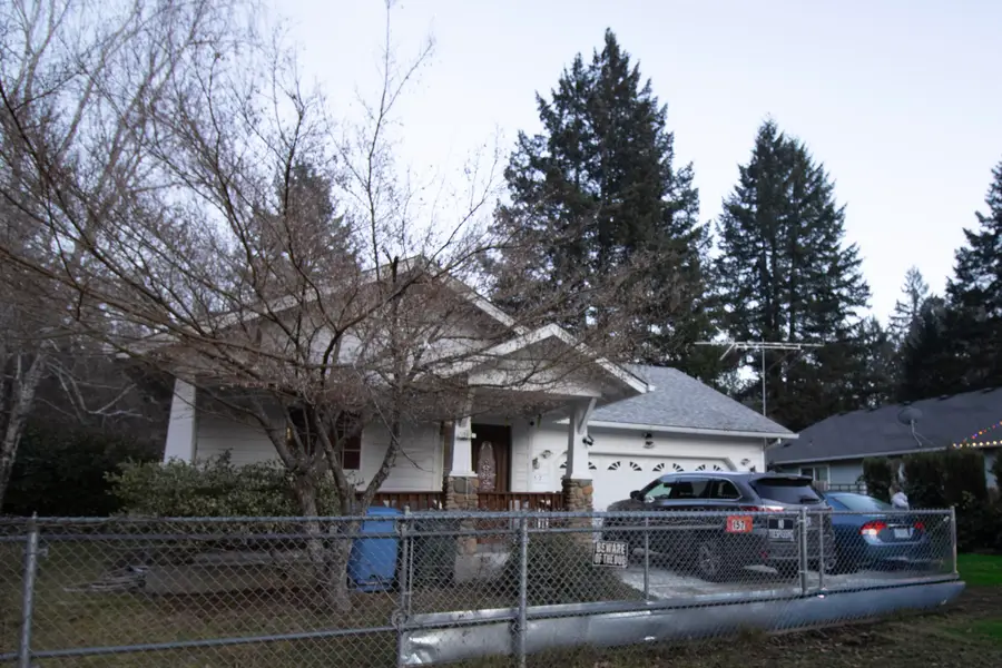 157 N Junction Avenue, Cave Junction, OR 97523 - Image #2