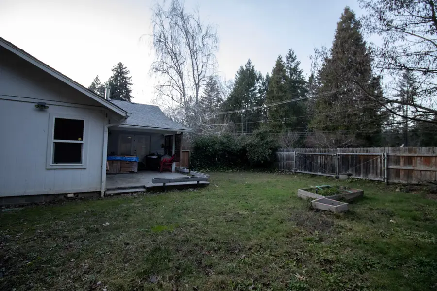 157 N Junction Avenue, Cave Junction, OR 97523 - Image #3