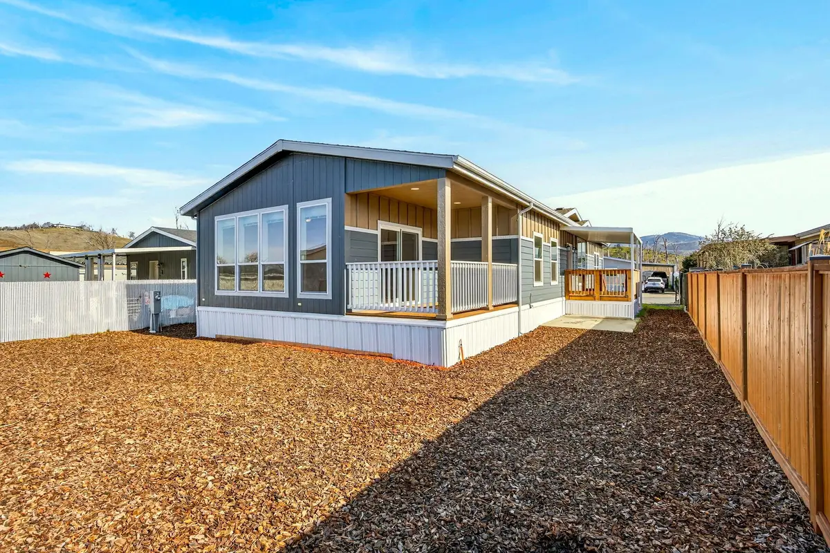 4729 S Pacific Highway #UNIT 24, Phoenix, OR 97535 - #1