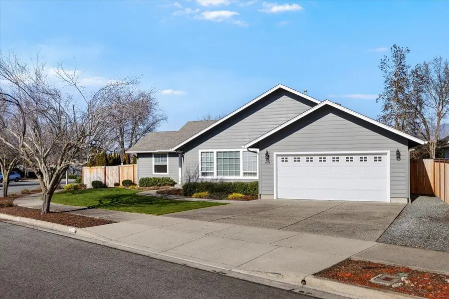 608 SE Liberty Drive, Grants Pass, OR 97527 - Image #3