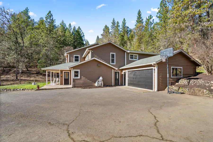 18781 E Evans Creek Road, Rogue River, OR 97537 - #3