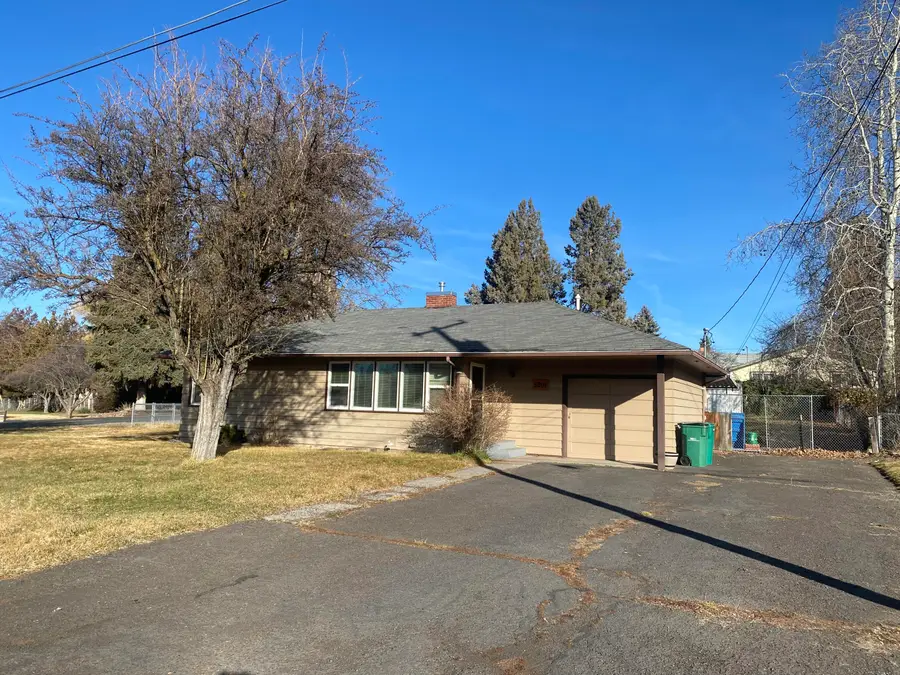 5201 Bryant Avenue, Klamath Falls, OR 97603 - #2