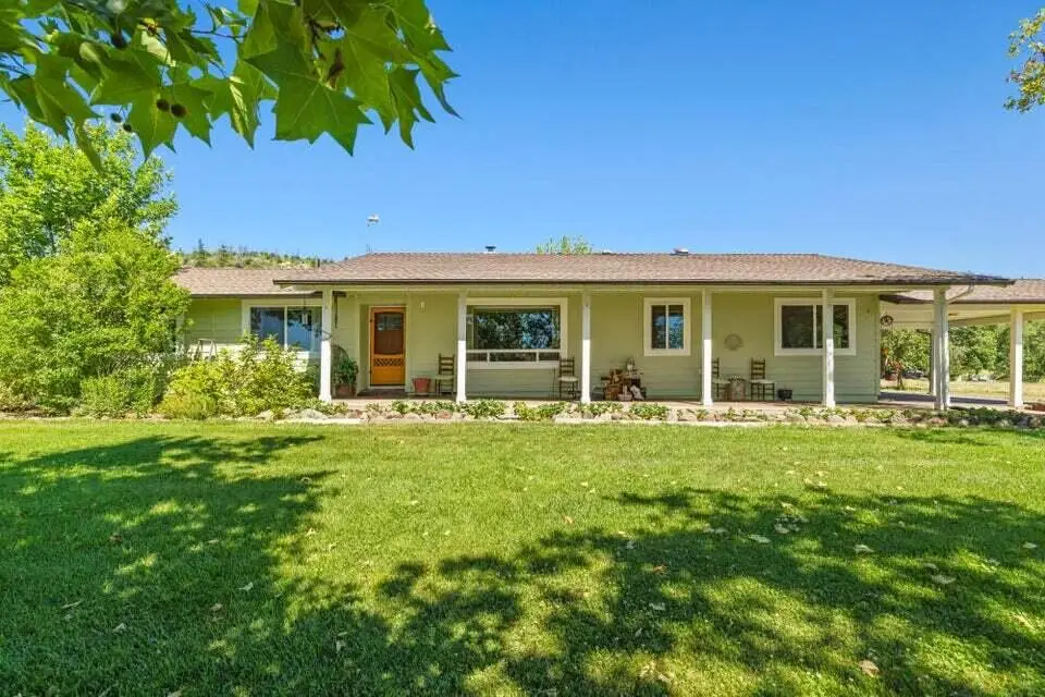 800 Hillandale Circle, Eagle Point, OR 97524 - #1