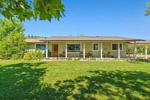 800 Hillandale Circle, Eagle Point, OR 97524