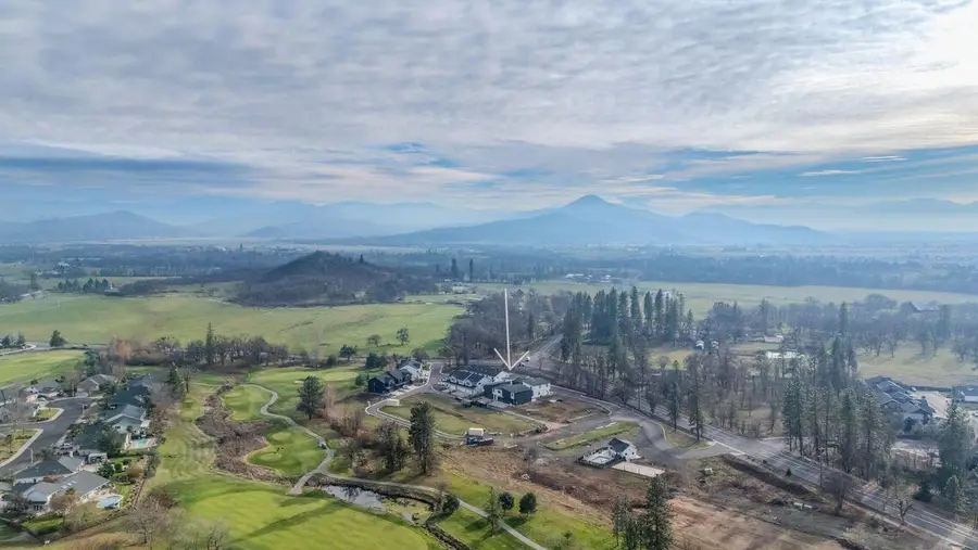 201 Bogey Lane, Eagle Point, OR 97524 - #3