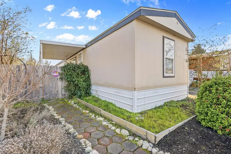 4729 S Pacific Highway #UNIT 4, Phoenix, OR 97535 - #2