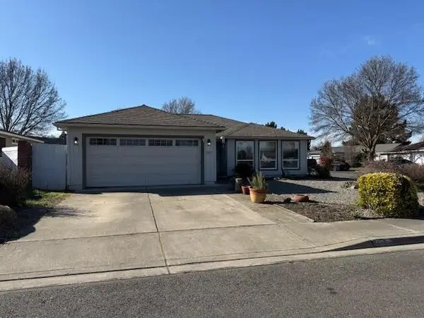 107 Southgate Court, Central Point, OR 97502