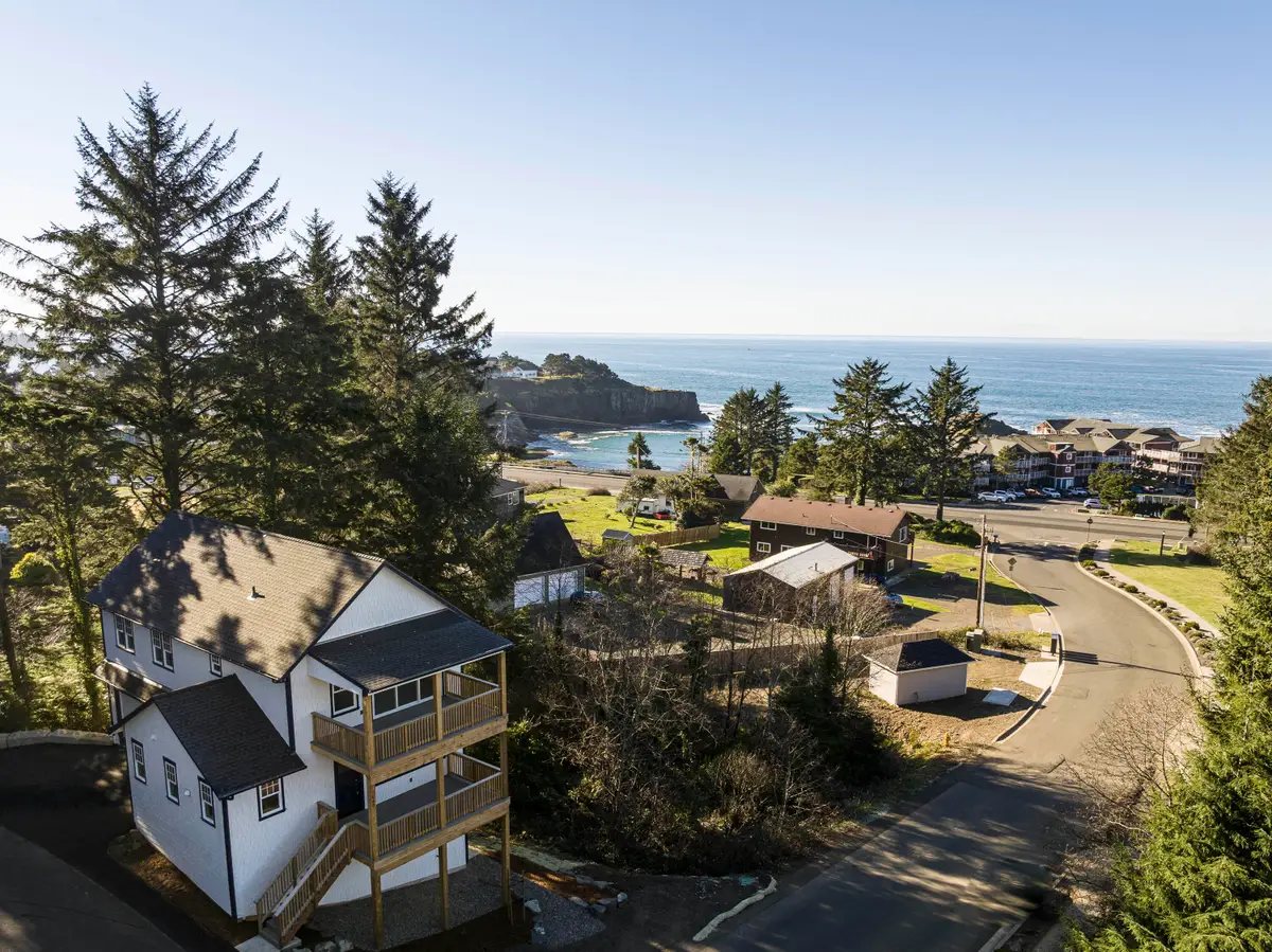 640 NE Lillian Lane, Depoe Bay, OR 97341 - Image #1