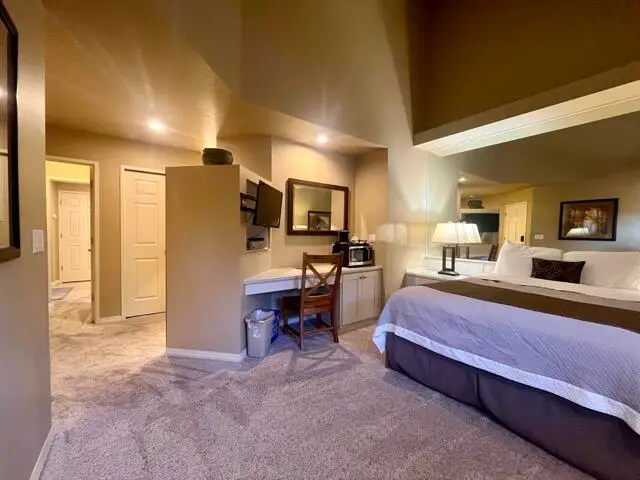 19717 SW Mount Bachelor Drive #UNIT 420 AB, Bend, OR 97702 - #3