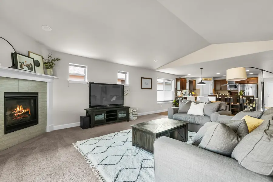 654 NW 27th Street, Redmond, OR 97756 - #2