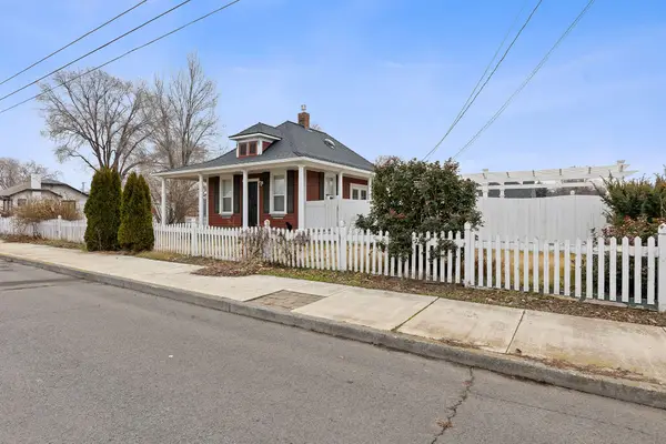 125 SE D Street, Madras, OR 97741