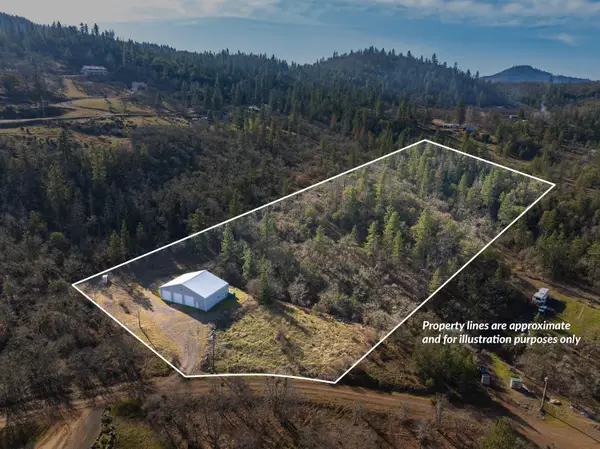 365 White Tail Drive, Eagle Point, OR 97524