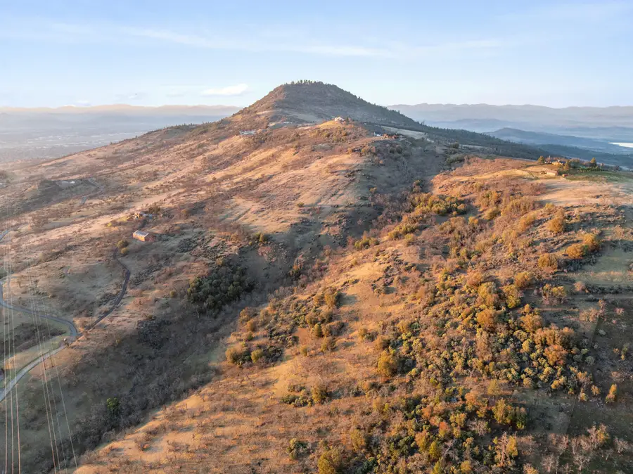 6055 Hillcrest Road, Medford, OR 97501 - Image #3