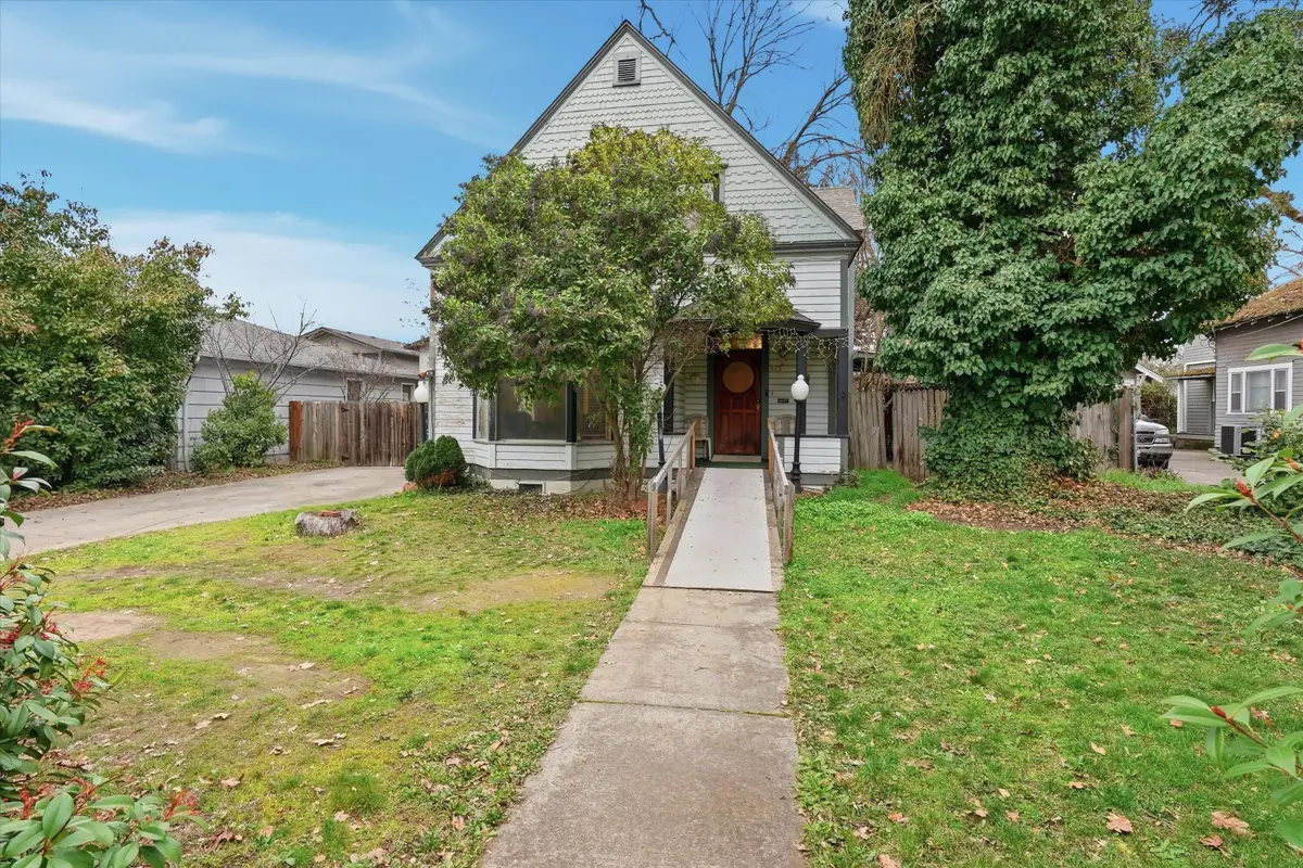 425 S Oakdale Avenue, Medford, OR 97501 - Image #1