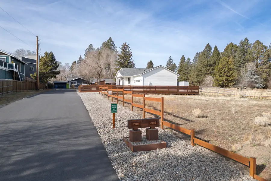 2105 NE 11th Place, Bend, OR 97701 - #2