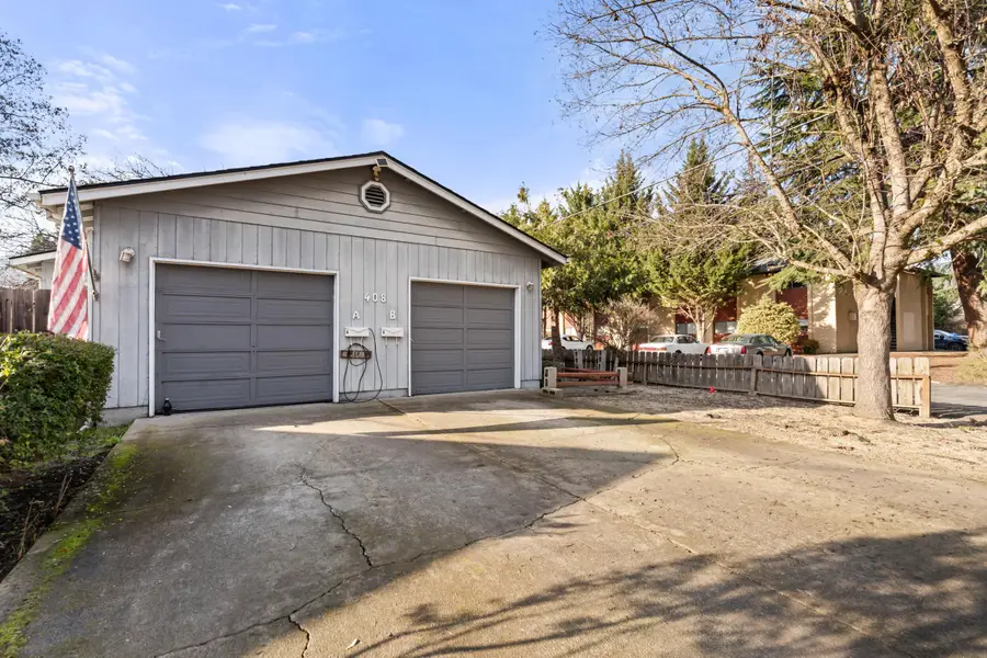 408 SE 10th Street, Grants Pass, OR 97526 - Image #2
