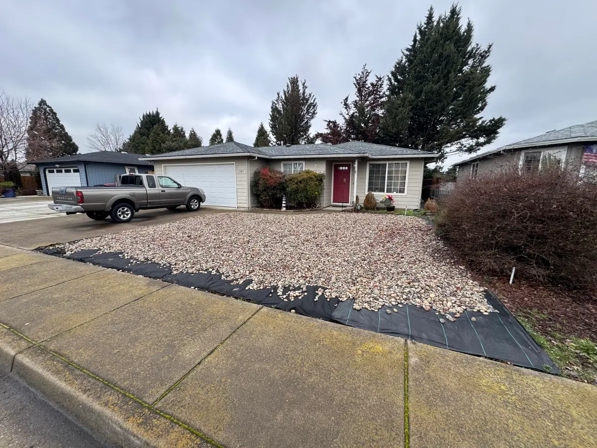 1283 Far West Avenue, Central Point, OR 97502 - #1