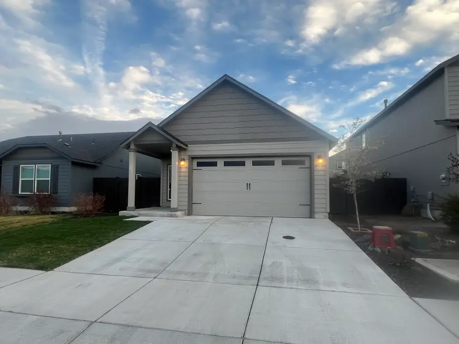 2474 NW Kingwood Avenue, Redmond, OR 97756 - #3