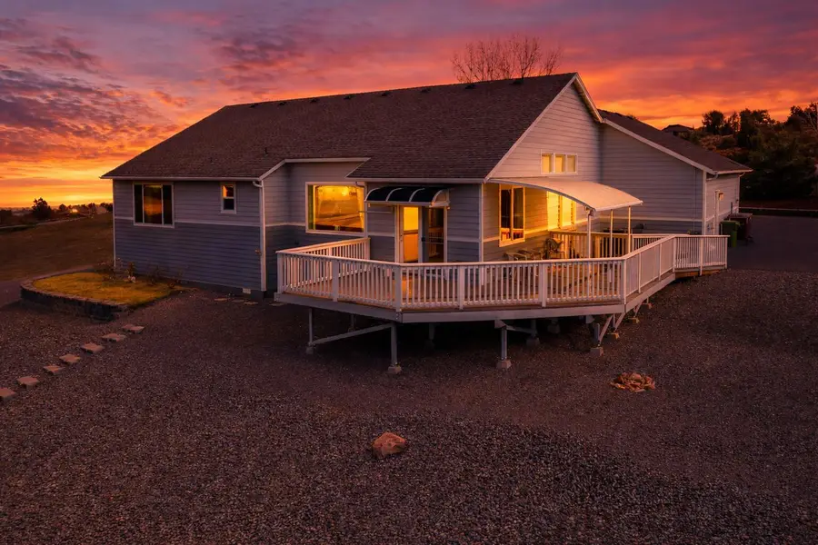 569 SE Nugget Lane, Madras, OR 97741 - #3