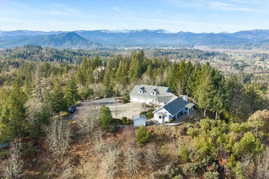 3601 Campus View Drive, Grants Pass, OR 97527 - #3