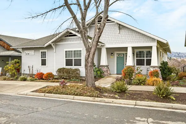 843 Plum Ridge Drive, Ashland, OR 97520