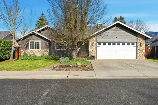 2074 SE Kayleigh Way, Grants Pass, OR 97526