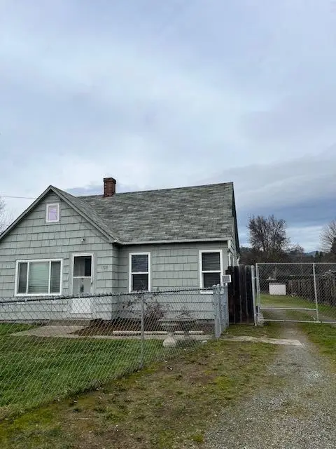 1720 SW Bridge Street, Grants Pass, OR 97526