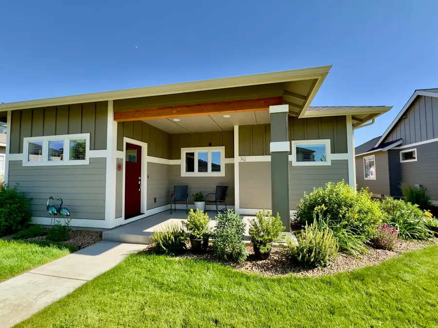 742 NE Union Loop, Prineville, OR 97754 - #3