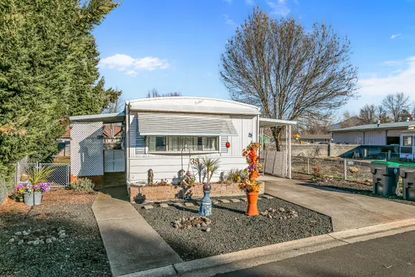 3431 S Pacific Highway #SPC 38, Medford, OR 97501