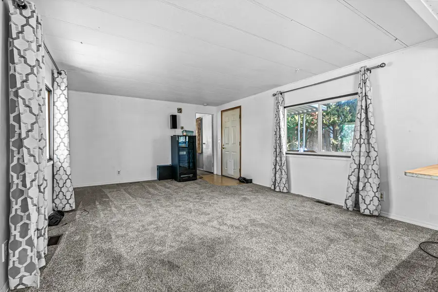 3431 S Pacific Highway #SPC 38, Medford, OR 97501 - #3