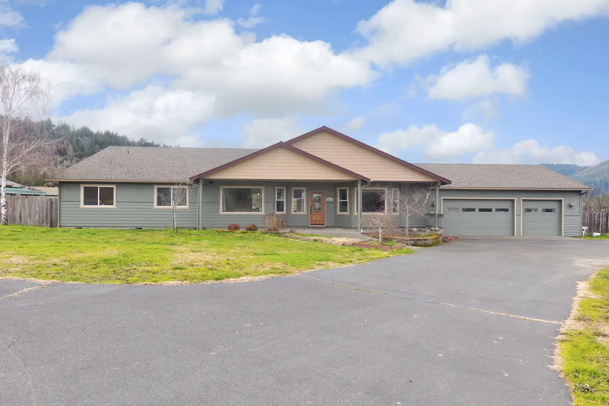 2015 Sleepy Hollow Loop, Grants Pass, OR 97527 - #1