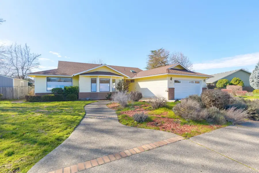 984 Mesman Drive, Grants Pass, OR 97527 - #2