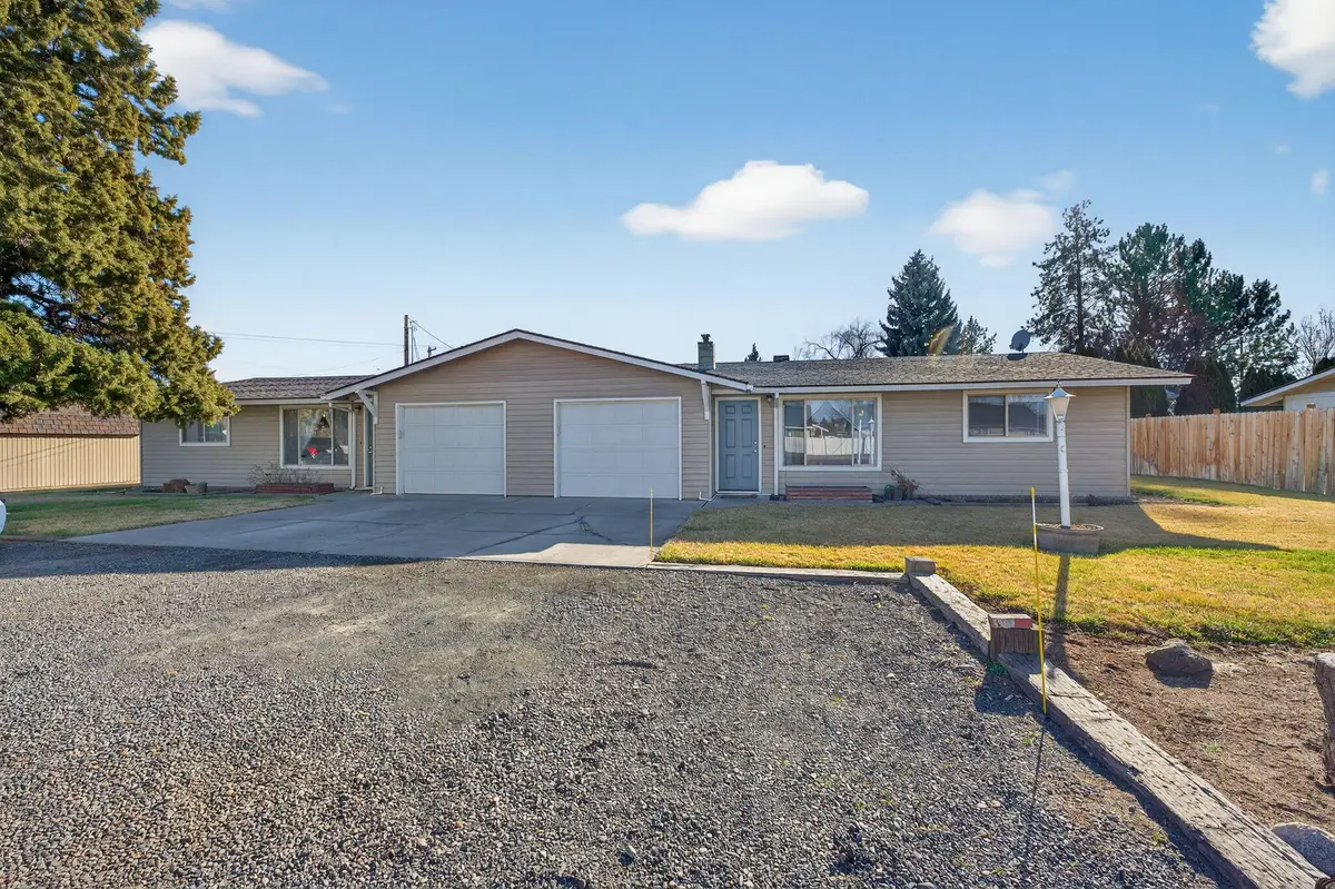2412 SW Wickiup Avenue, Redmond, OR 97756 - #1