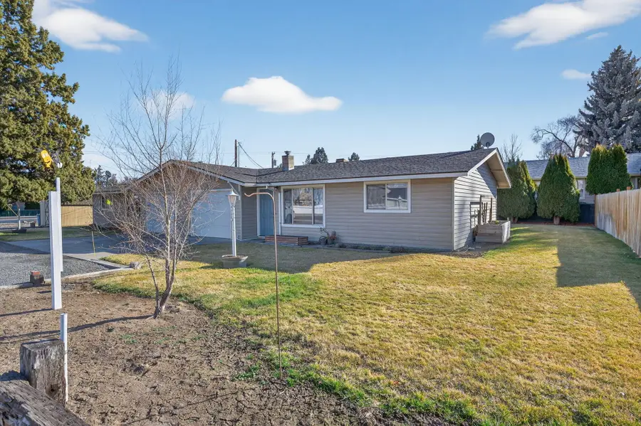 2412 SW Wickiup Avenue, Redmond, OR 97756 - #3
