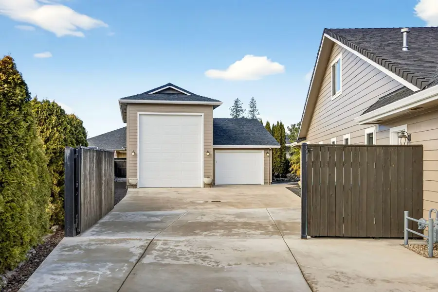 959 Pumpkin Ridge Drive, Eagle Point, OR 97524 - #2