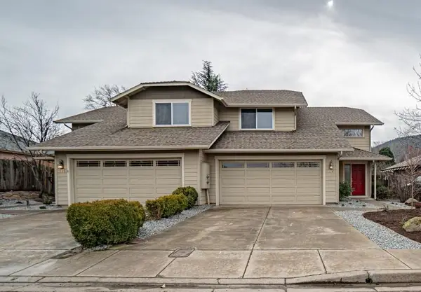 119 Oak Meadows Place, Ashland, OR 97520