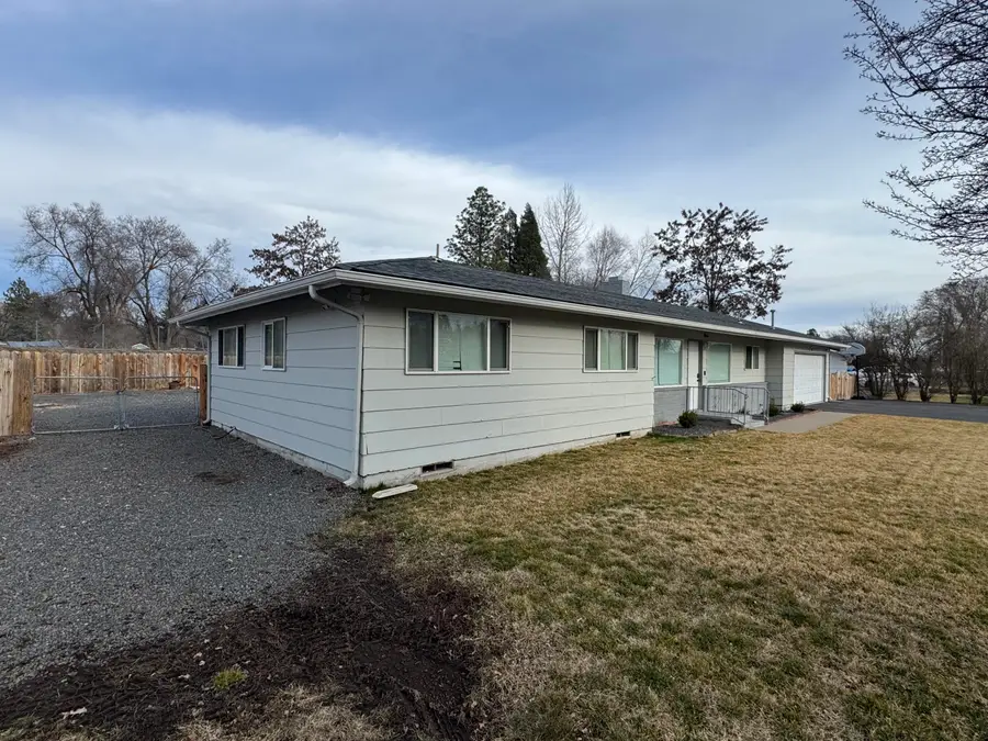 3267 Hope Street, Klamath Falls, OR 97603 - #3