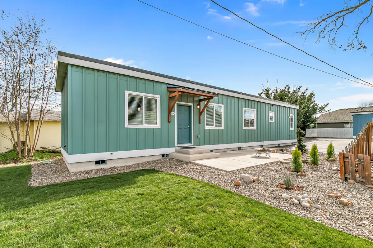 2625 Redwood Avenue, Grants Pass, OR 97527 - #1