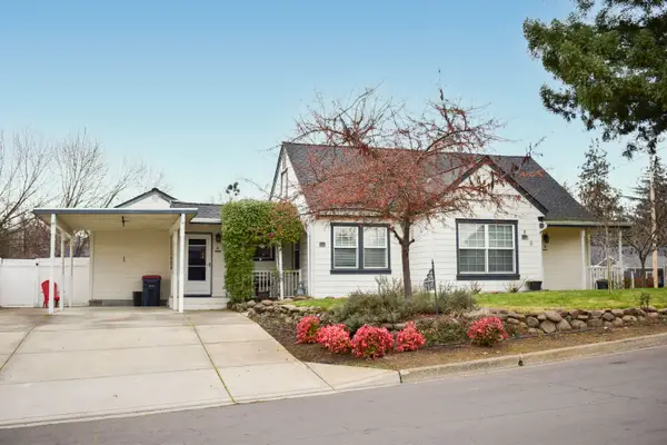 902 N Keeneway Drive #902-904, Medford, OR 97504