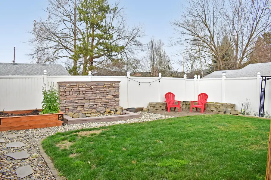 902 N Keeneway Drive #902-904, Medford, OR 97504 - #3