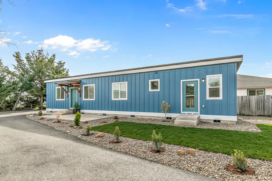 2649 Redwood Avenue, Grants Pass, OR 97527 - #2